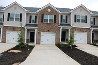 Building Photo - Stunning New Townhome in Aiken