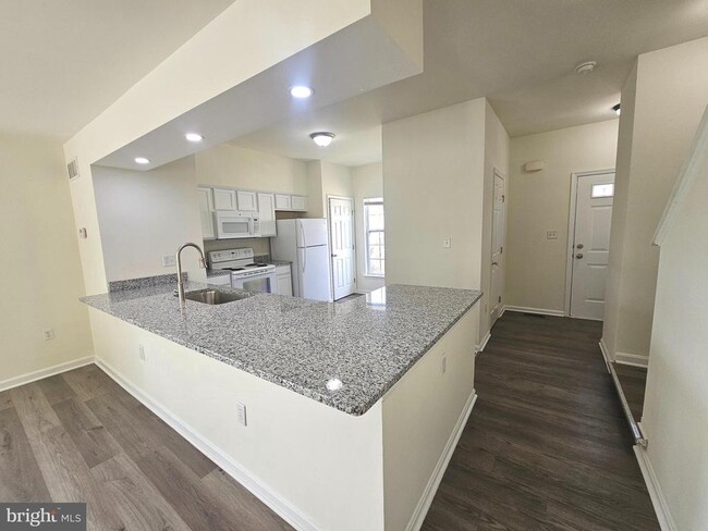 Building Photo - 124 Bay Hill Ln