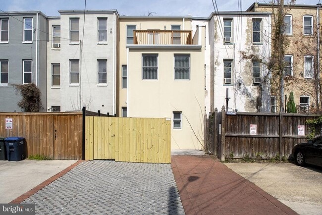 Building Photo - 1310 Riggs St NW