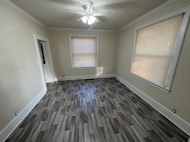 Building Photo - 104 Seward Ave