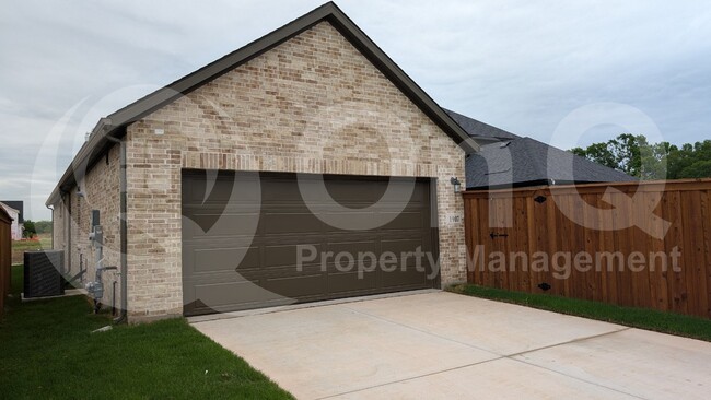 Building Photo - 1907 Nimblewill Dr
