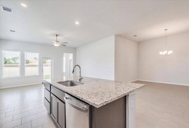 Building Photo - 135 Horseshoe Cove