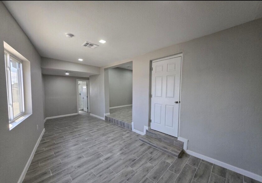 Building Photo - 101 N Seville Dr