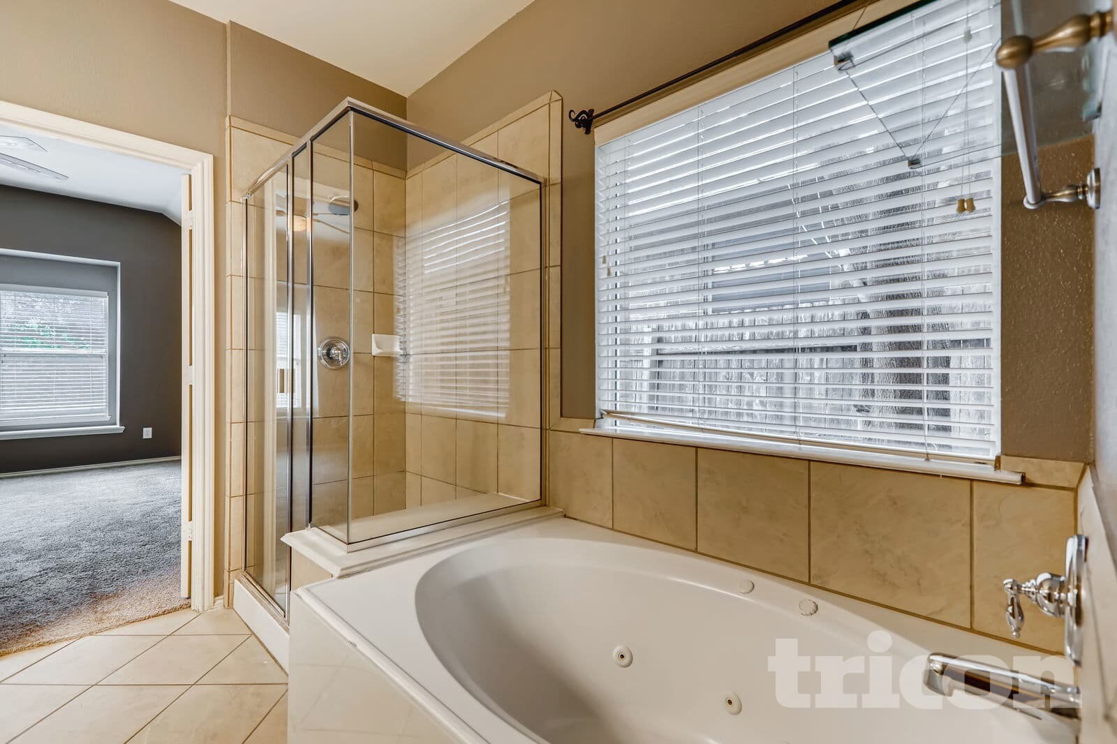 Building Photo - 5805 Paloma Blanca Dr