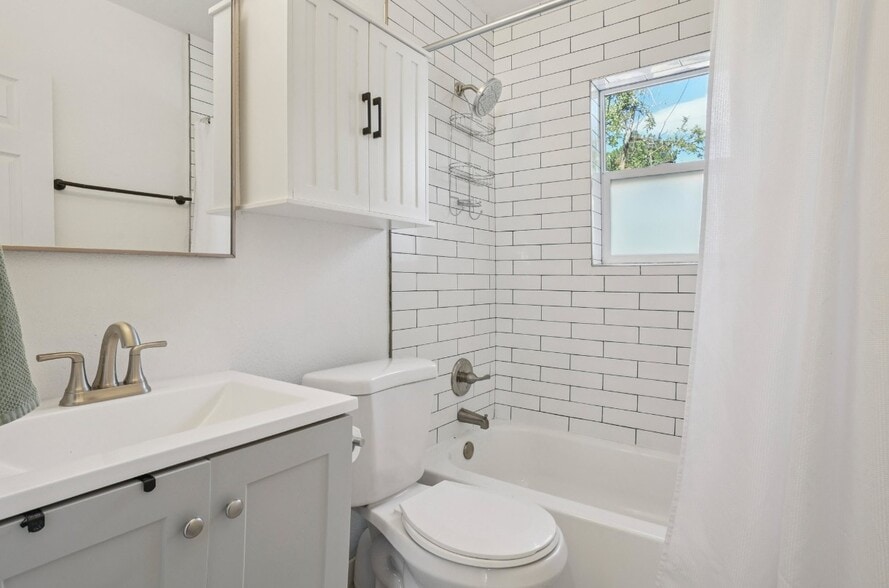 Building Photo - 1416 Willow St