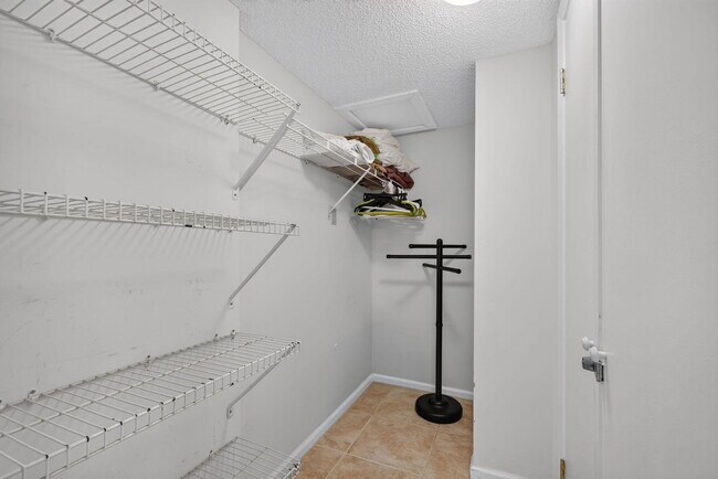 Building Photo - 2800 N Ocean Dr