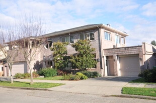 Building Photo - 5040 Ivanhoe Pl NE