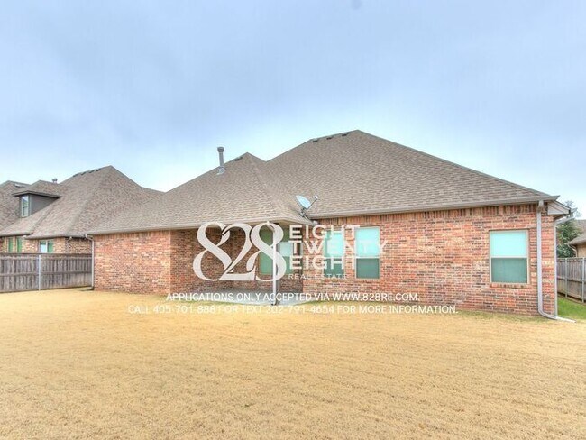 Building Photo - ABSOLUTELY STUNNING 4 BD/3 BATH HOME IN WI...