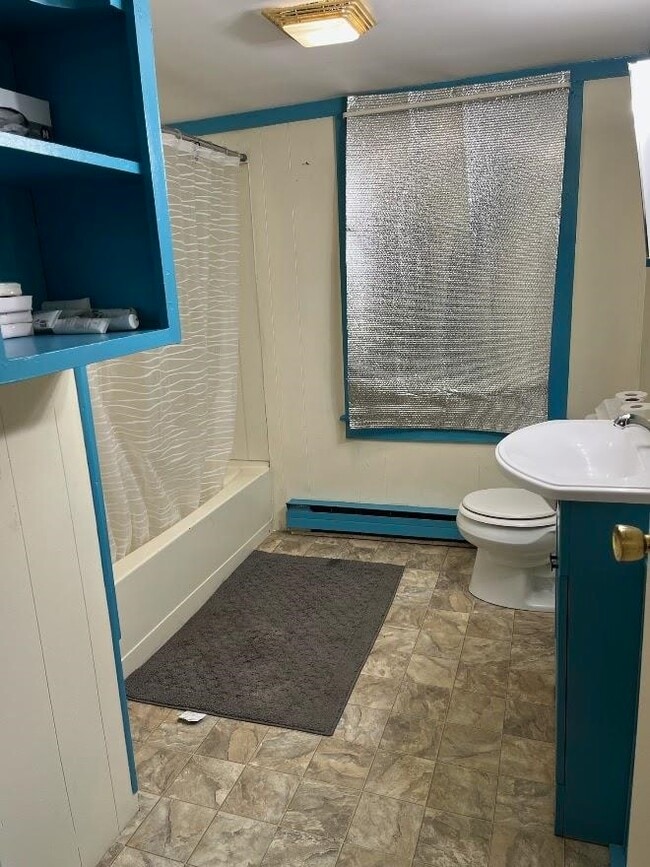 Building Photo - 52 Central St