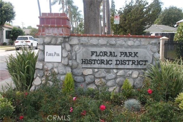 Building Photo - 2421 Heliotrope Dr