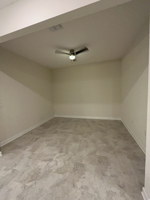 Building Photo - 1058 Quaker Rdg Ln