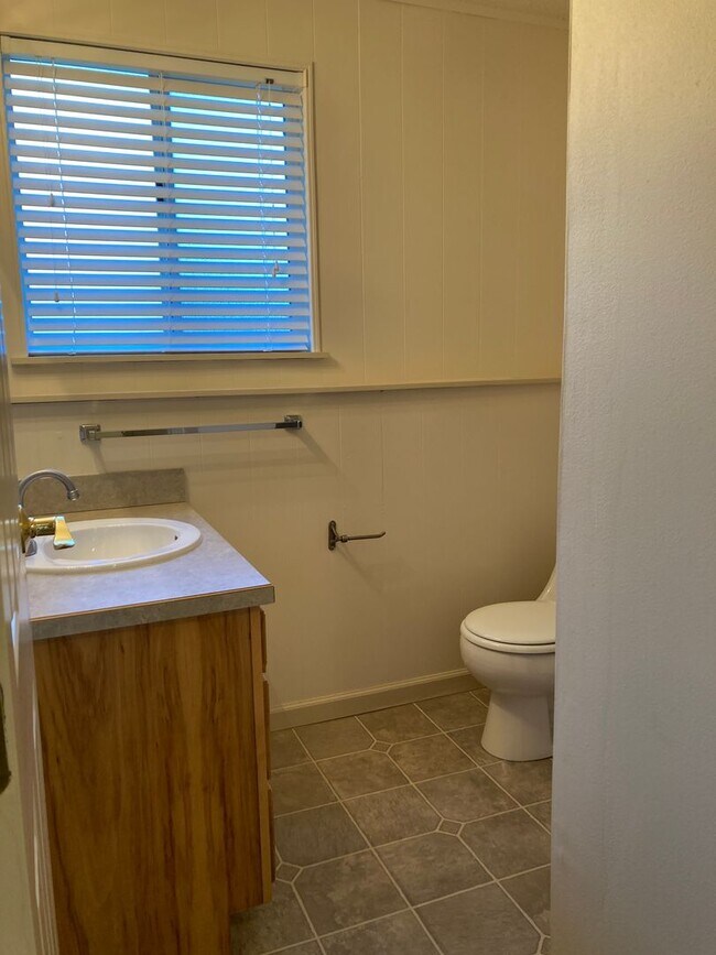 Building Photo - MOVE-IN SPECIAL: Spacious 4 Bedroom Home in N. Richland