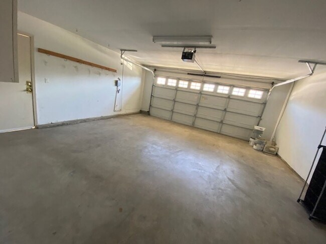 Building Photo - ~Beautiful 3 Bed 2 Bath House in Santa Rosa~