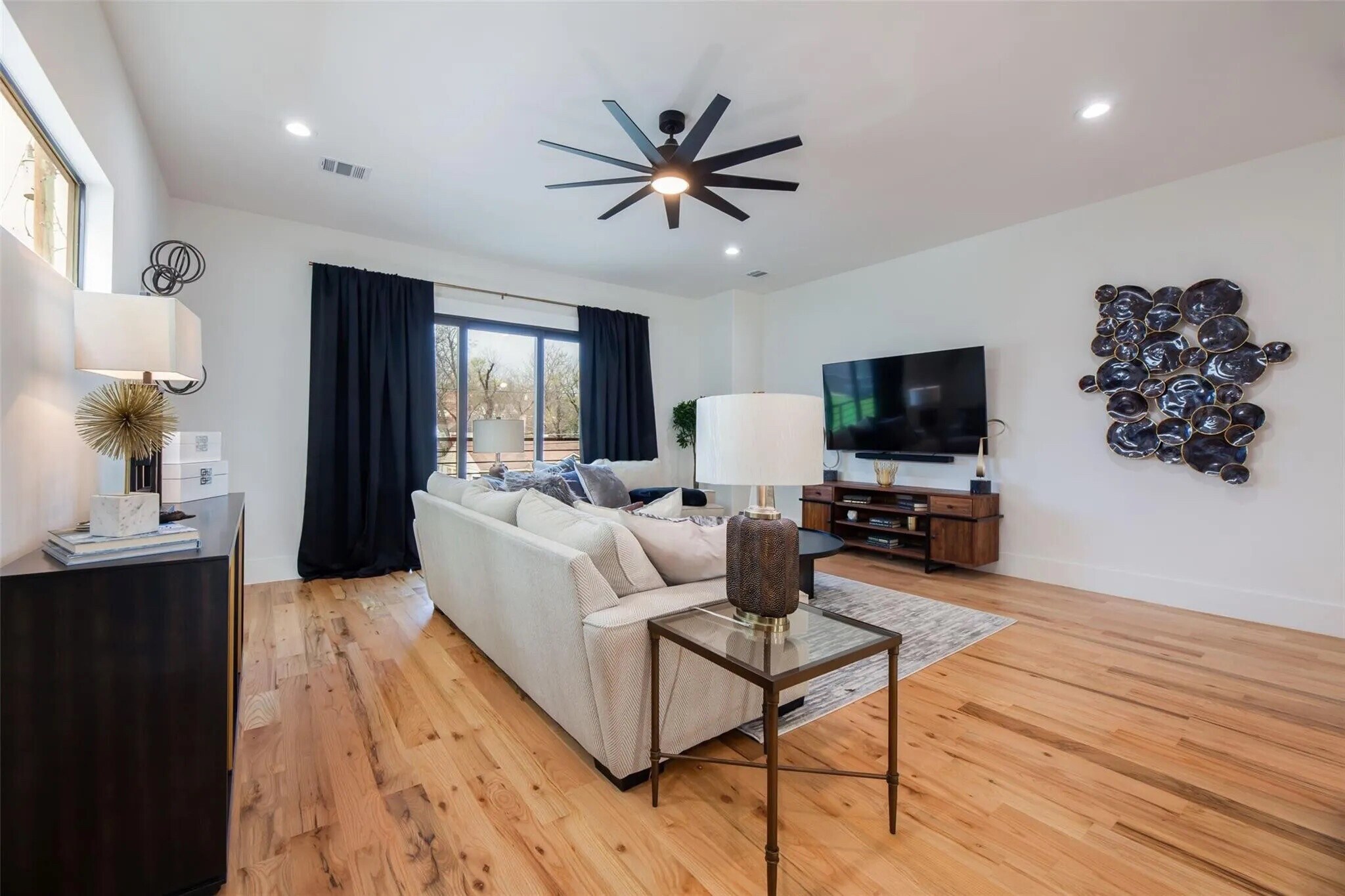Building Photo - Room in Duplex on Avenue L