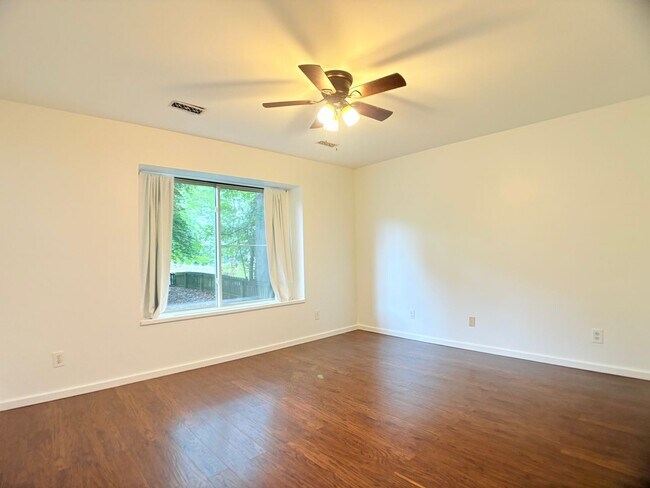 Building Photo - Charming, large wooded lot.