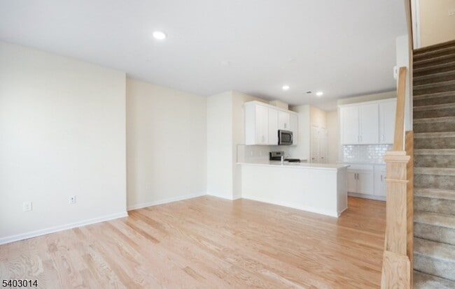 Building Photo - 5 Sadie Cir