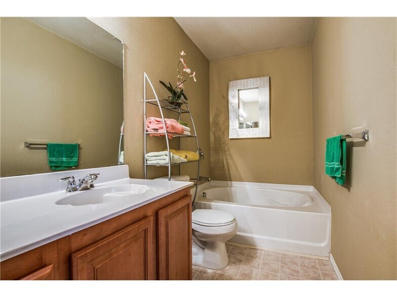 Building Photo - 9554 Byron Drive