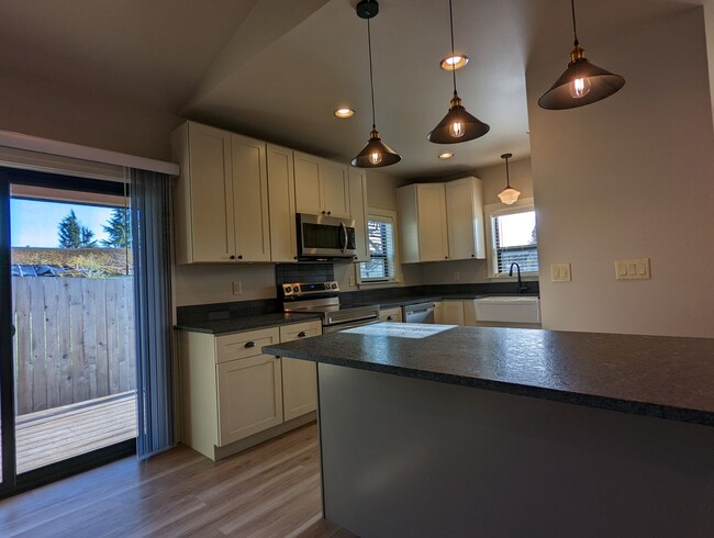 Building Photo - Beautiful 2-Bedroom, 2-Bath Newly Built Ho...