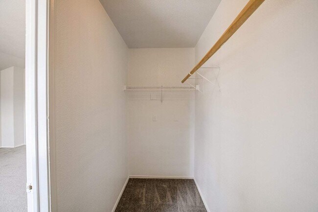 Building Photo - 1238 Acanthus St