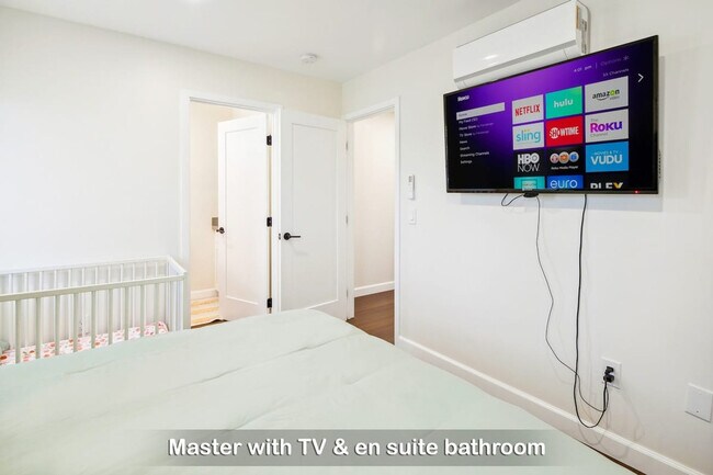 Building Photo - 721 E 22nd St