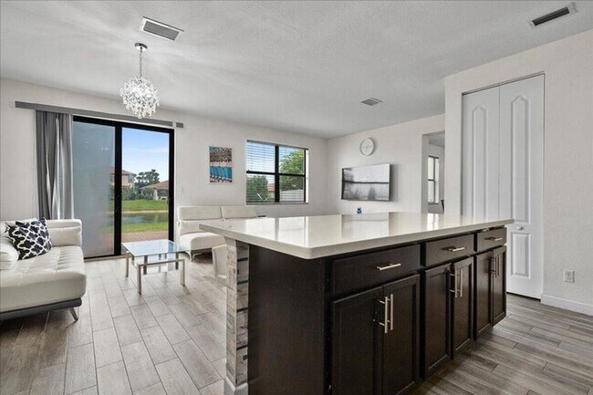 Building Photo - 6021 Night Heron Ct