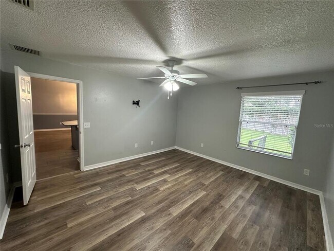 Building Photo - 104 Cherry Blossom Ln