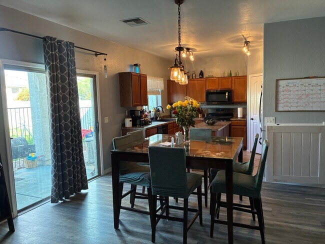 Building Photo - 9226 N 182nd Dr