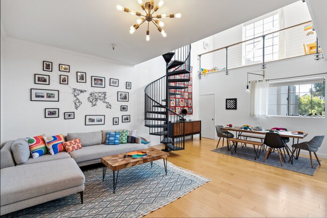 Building Photo - Industrial Chic 3bed/3bath loft style cond...