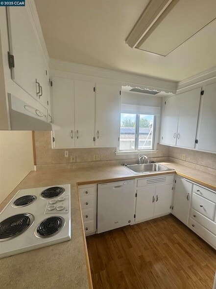 Building Photo - 674 Maud Ave