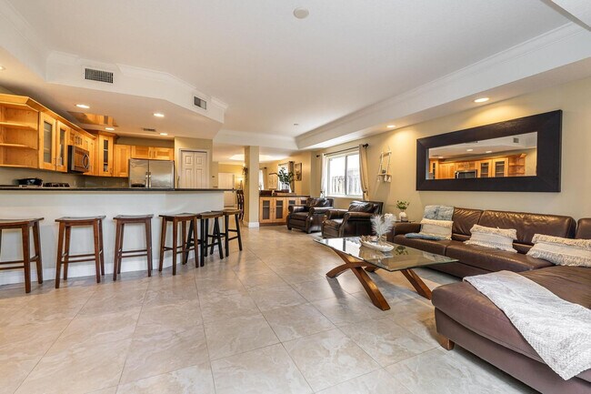 Building Photo - 1721 SW 23rd St