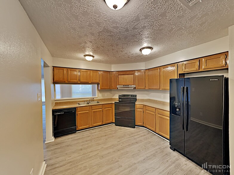 Building Photo - 120 WoodCrest Dr