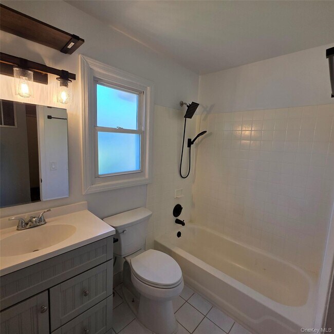 Building Photo - 80 New Holland Village