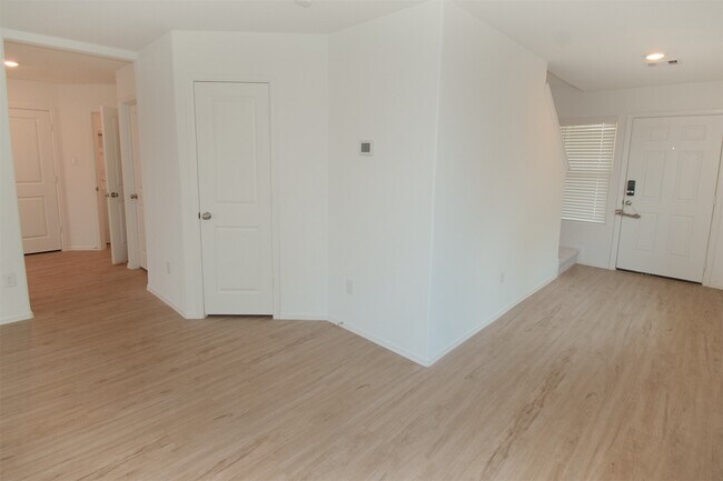 Building Photo - 4207 Palmetto Grv Ln