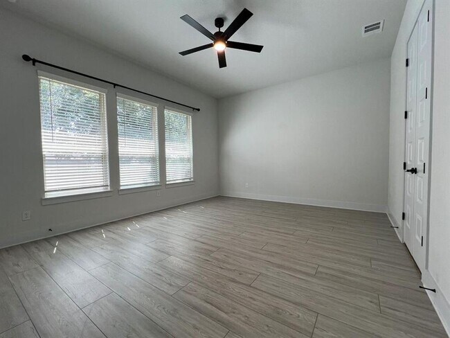 Building Photo - 2612 Brushwood Mdw