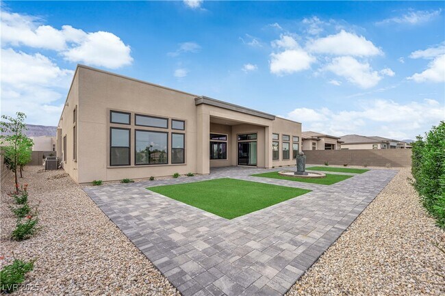 Building Photo - 4792 Outlook Peak St