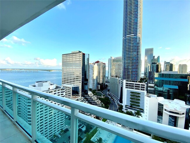 Building Photo - 950 Brickell Bay Dr