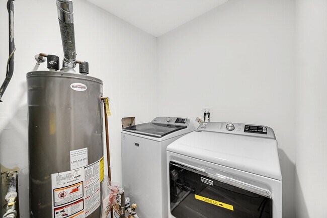 Building Photo - 1395 Alpine Ct