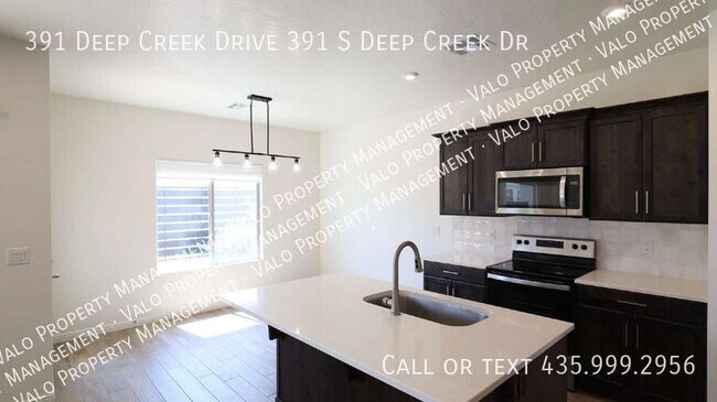 Building Photo - 391 Deep Crk Dr