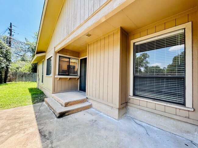 Building Photo - 8325 Fathom Cir