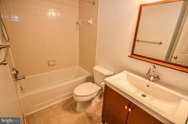 Building Photo - 10715 Hampton Mill Terrace