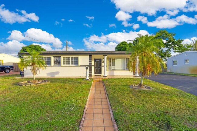 Building Photo - 18715 NW 10th Ct