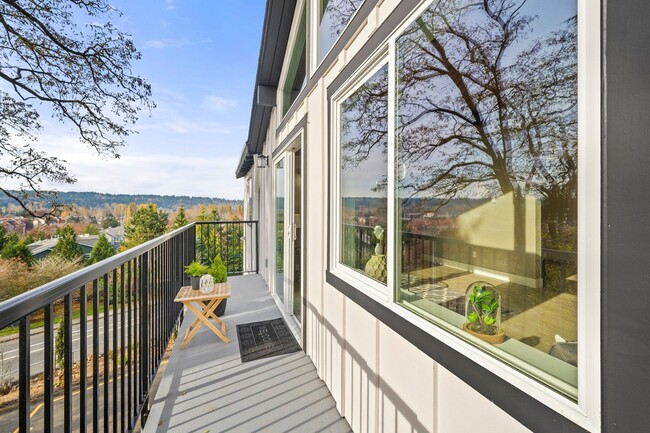 Building Photo - Must See!  Redmond Alcove Studio -  Close ...