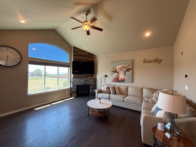 Building Photo - Immaculate 4 Bed 3 Bath Ranch Style Home With Amazing Views & 3 Car Garage in Peyton!!!