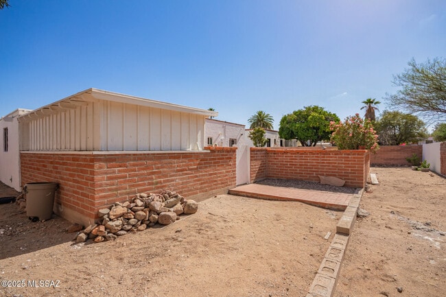 Building Photo - 434 S Vista Del Rio
