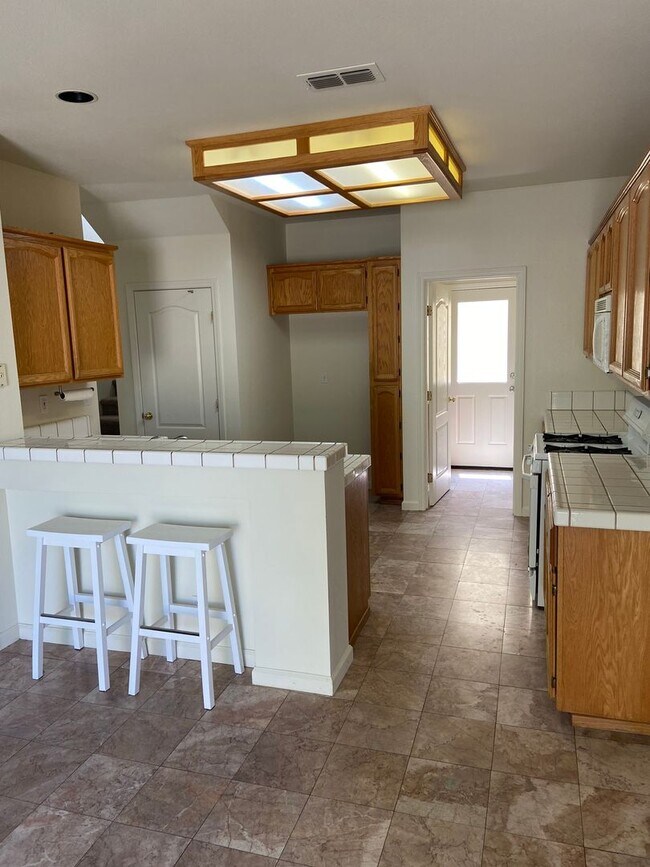 Building Photo - Bentley Square - Gated 3 Bdrm+office