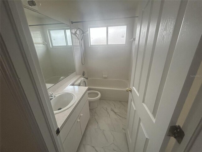 Building Photo - 1332 Hatcher Loop Dr