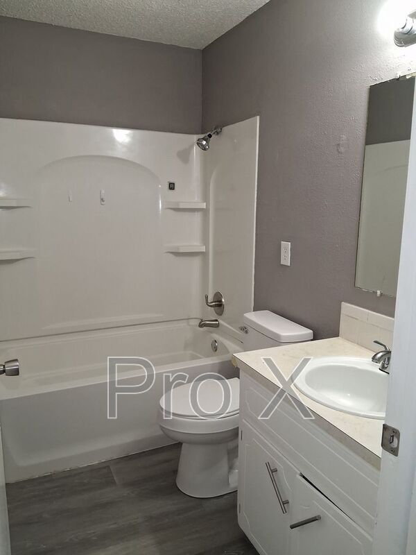 Building Photo - 407 Park St