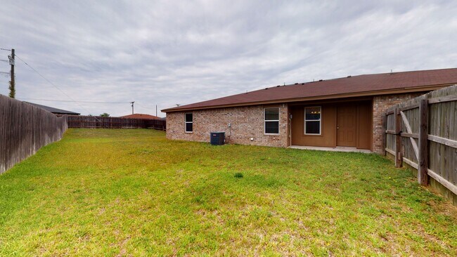 Building Photo - BEAUTIFUL DUPLEX IN HARKER HEIGHTS!!!
