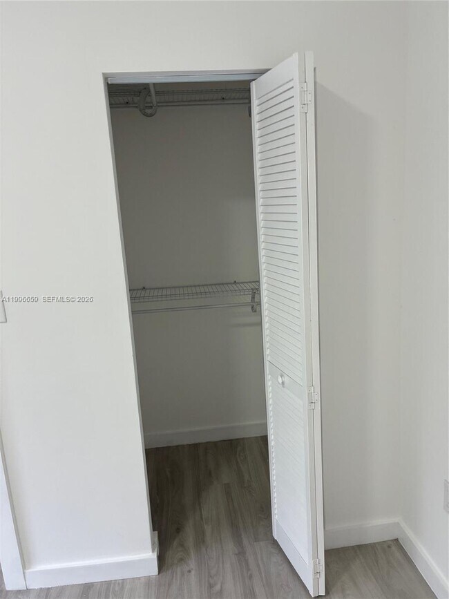 Building Photo - 2352 SW 5th St