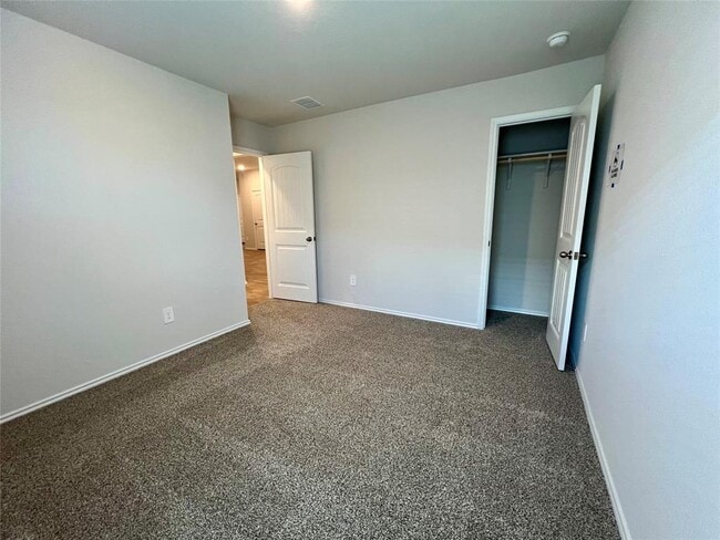 Building Photo - 420 Lancebill Dr